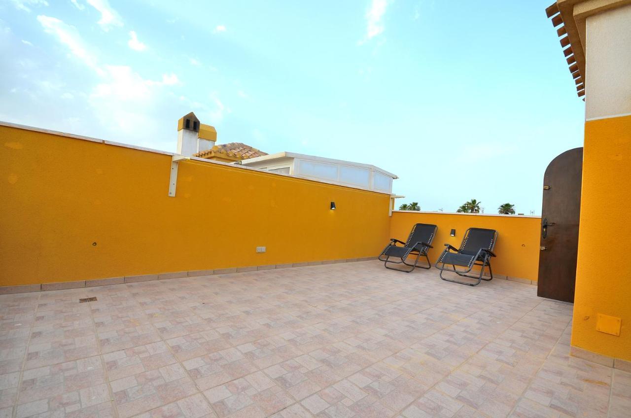 Agradable Adosado Con Piscina, Duchas Hidromasaje Villa Torrevieja Luaran gambar