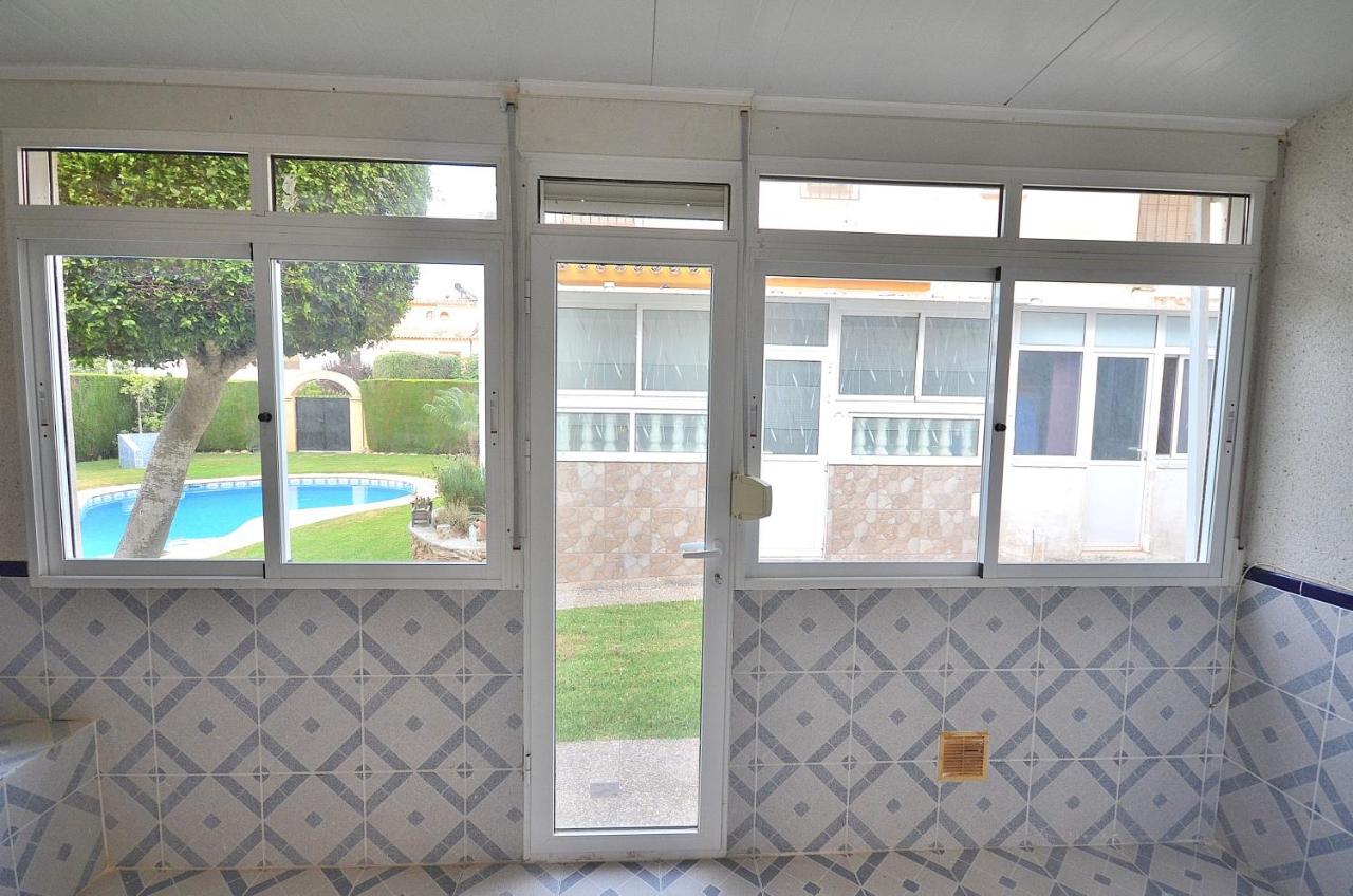 Agradable Adosado Con Piscina, Duchas Hidromasaje Villa Torrevieja Luaran gambar