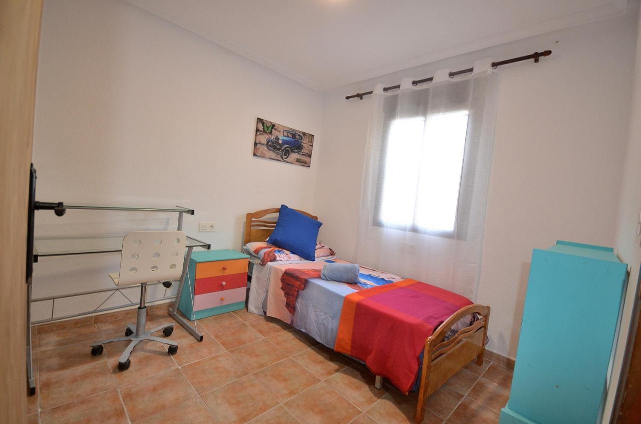 Agradable Adosado Con Piscina, Duchas Hidromasaje Villa Torrevieja Luaran gambar