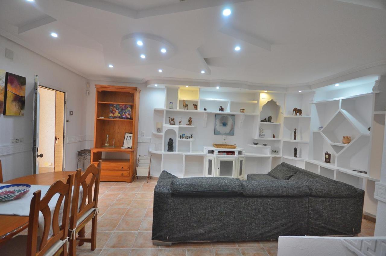 Agradable Adosado Con Piscina, Duchas Hidromasaje Villa Torrevieja Luaran gambar