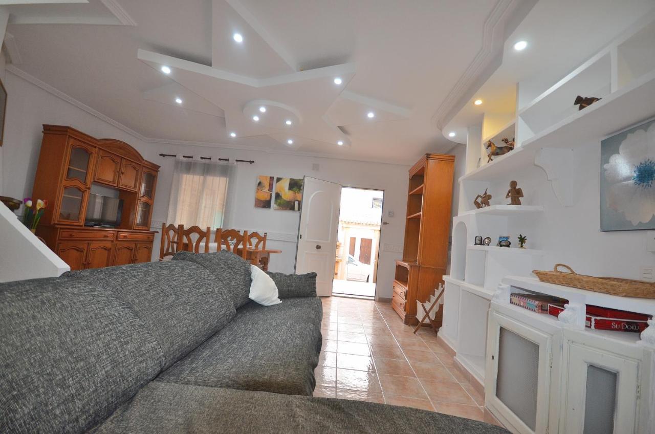 Agradable Adosado Con Piscina, Duchas Hidromasaje Villa Torrevieja Luaran gambar