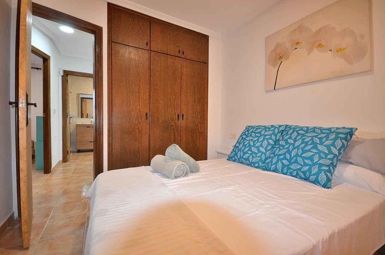 Agradable Adosado Con Piscina, Duchas Hidromasaje Villa Torrevieja Luaran gambar